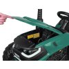 Elektrický traktor s přívěsem zelený